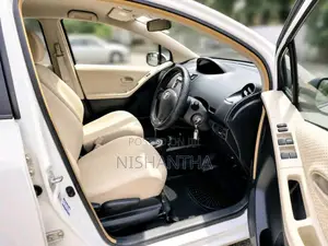 Toyota Vitz 2007 Car (Used)