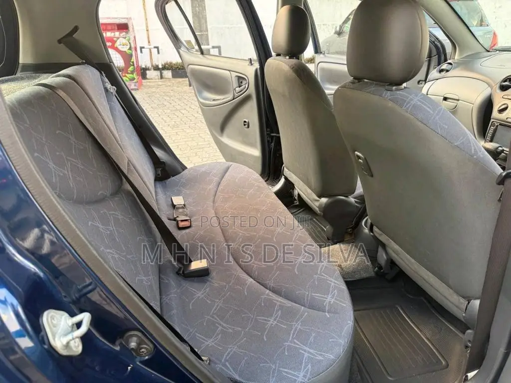 Toyota Vitz 2003 Car (Used)