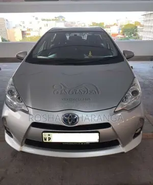 Toyota Aqua 2014 Car (Used)