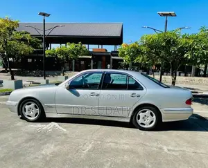 Mercedes-Benz E200 2000 Car (Used)