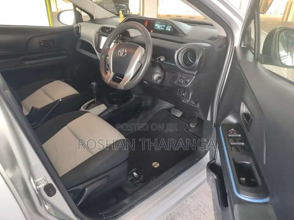 Toyota Aqua 2014 Car (Used)