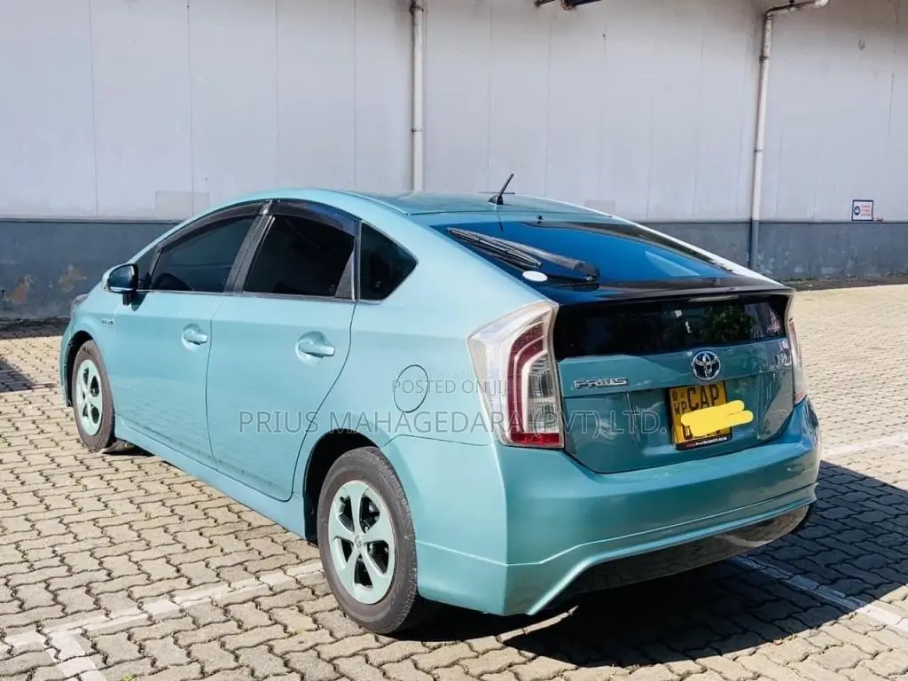 Toyota Prius 2015 Car (Used)