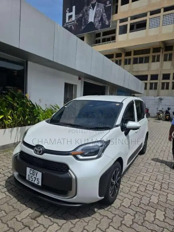 Toyota Sienta 2025 Car (Used)