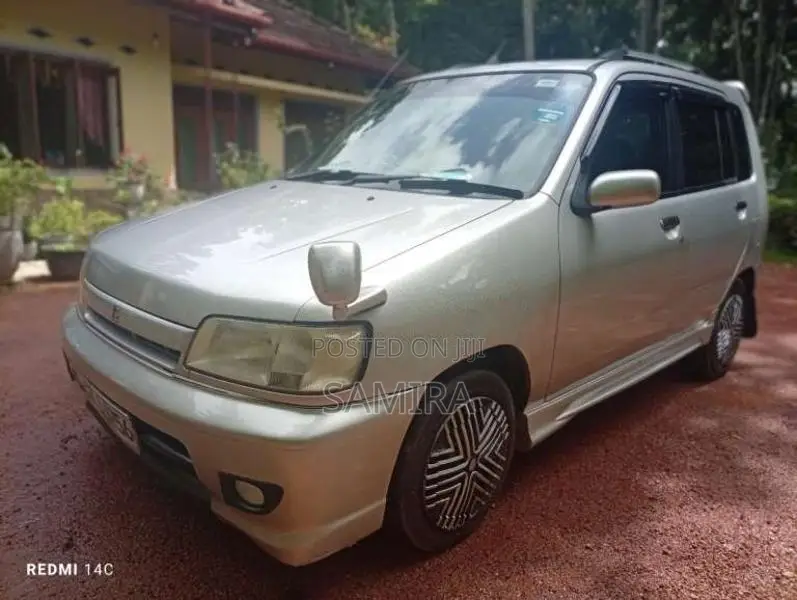 Nissan Cube 2000 Car (Used)