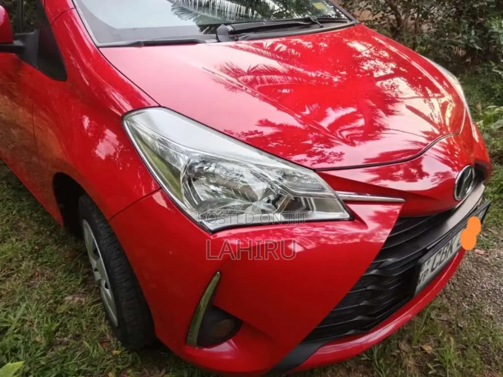Toyota Vitz 2018 Car (Used)