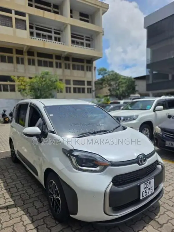 Toyota Sienta 2025 Car (Used)
