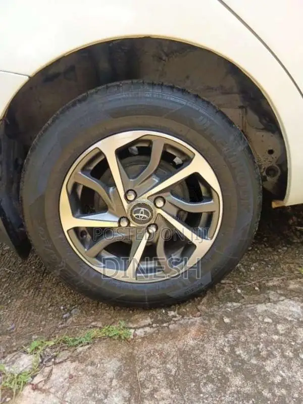 Toyota Belta 2009 Car (Used)
