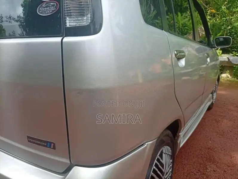 Nissan Cube 2000 Car (Used)