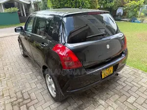 Suzuki Swift 2004 Car (Used)