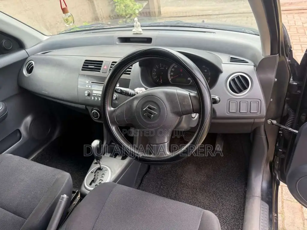 Suzuki Swift 2004 Car (Used)