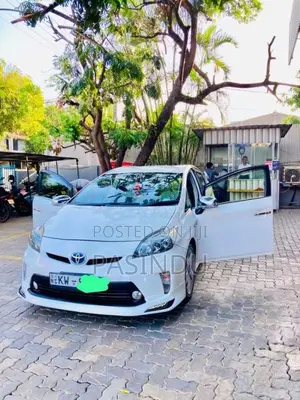 Toyota Prius 2012 Car (Used)