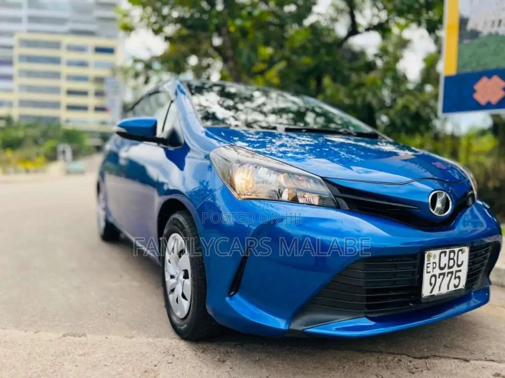 Toyota Vitz 2015 Car (Used)