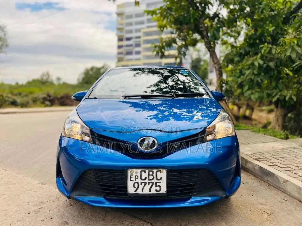 Toyota Vitz 2015 Car (Used)