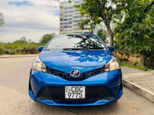 Toyota Vitz 2015 Car (Used)