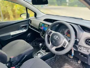 Toyota Vitz 2015 Car (Used)