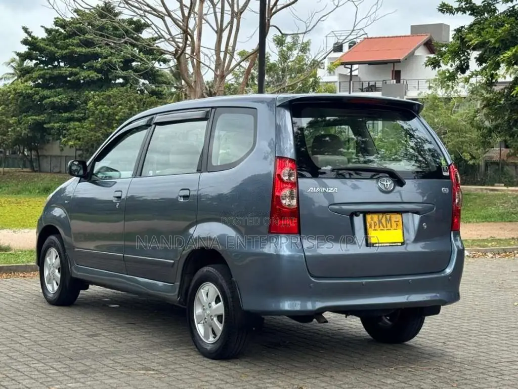 Toyota AVANZA 2010 Car (Used)