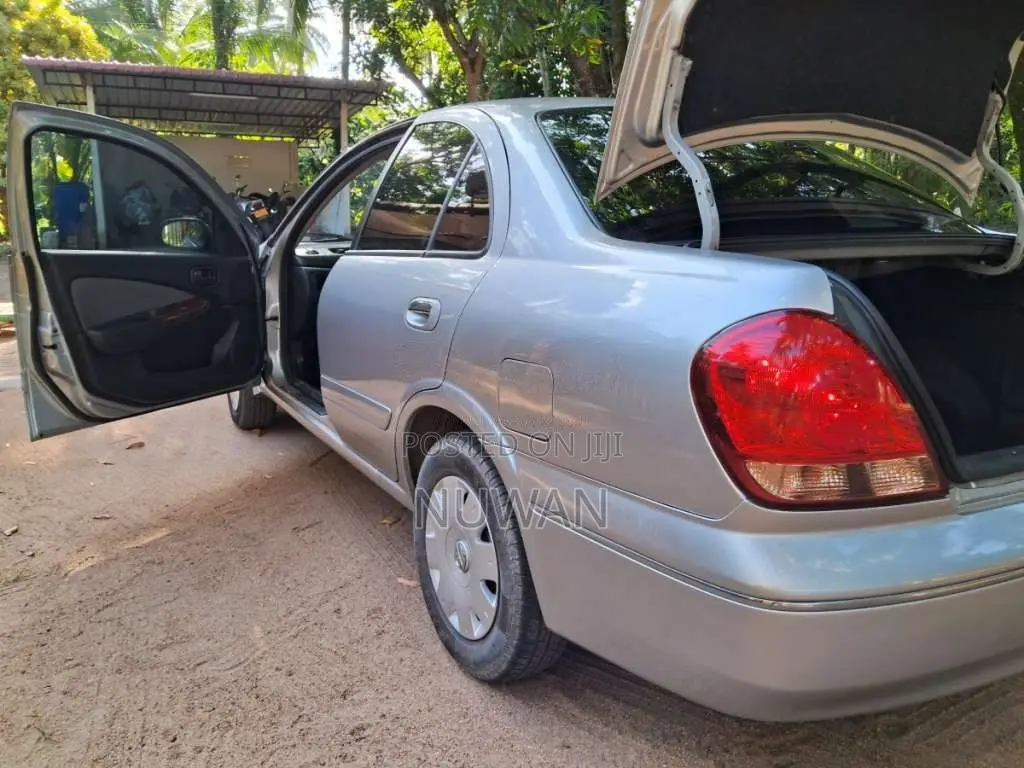 Nissan N17 2007 Car (Used)