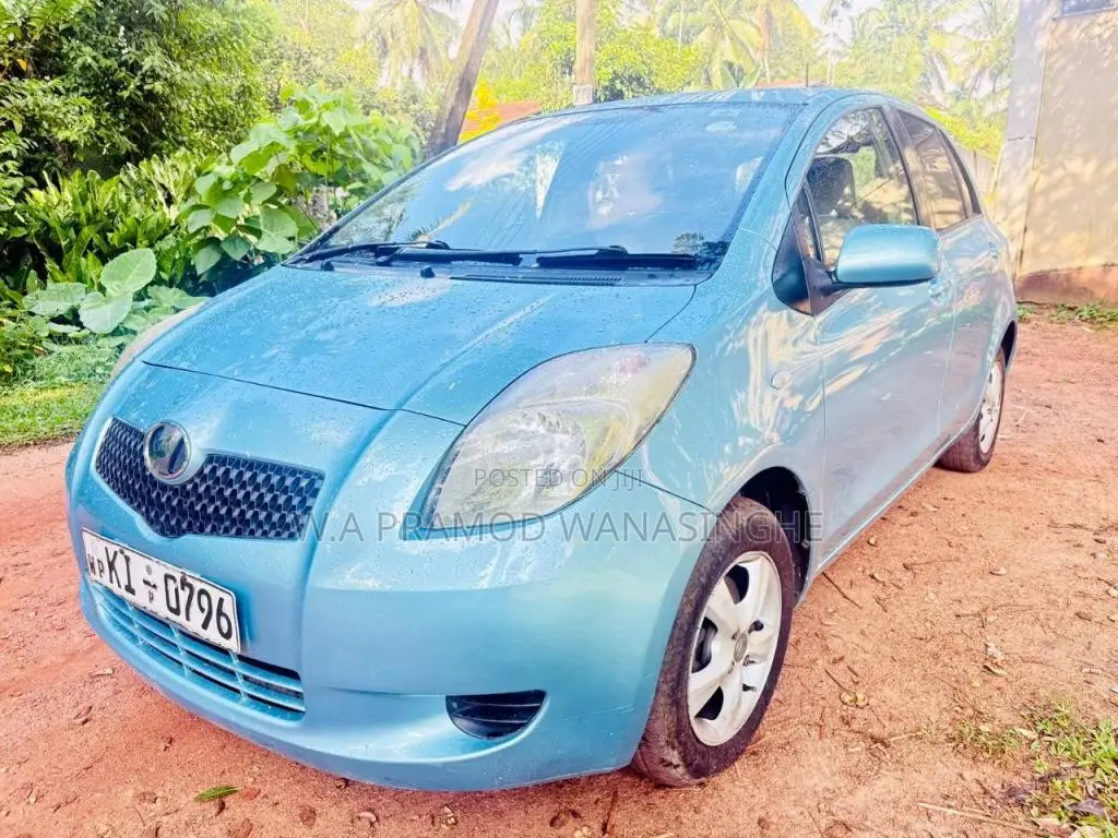 Toyota Vitz 2005 Car (Used)