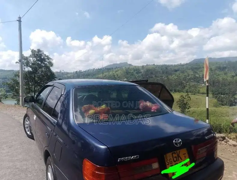 Toyota Corona 2000 Car (Used)