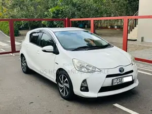 Toyota Aqua 2014 Car (Used)