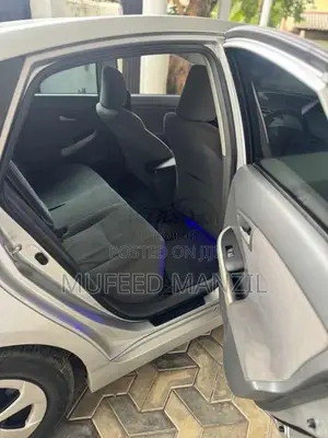 Toyota Prius 2011 Car (Used)