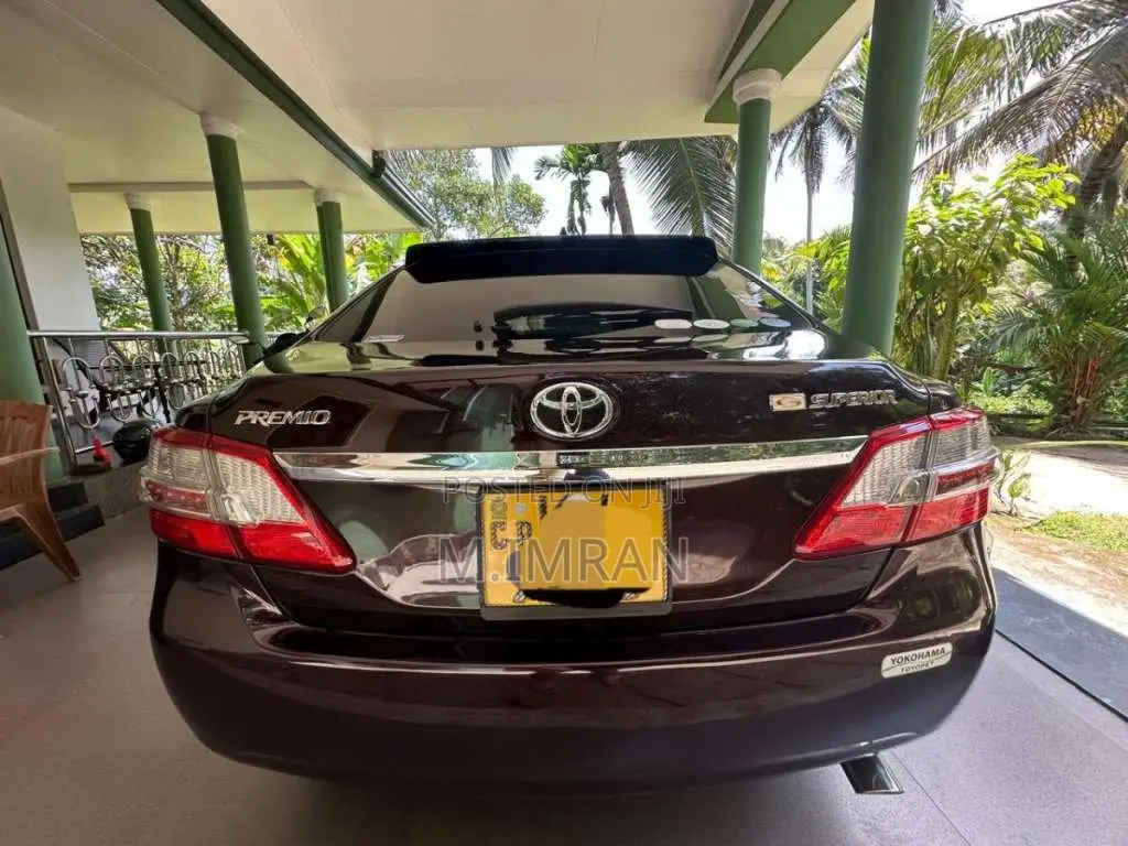 Toyota Premio 2013 Car (Used)