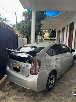 Toyota Prius 2011 Car (Used)