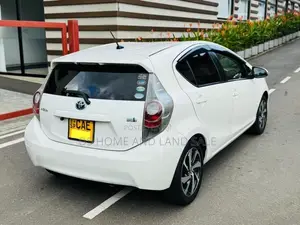 Toyota Aqua 2014 Car (Used)