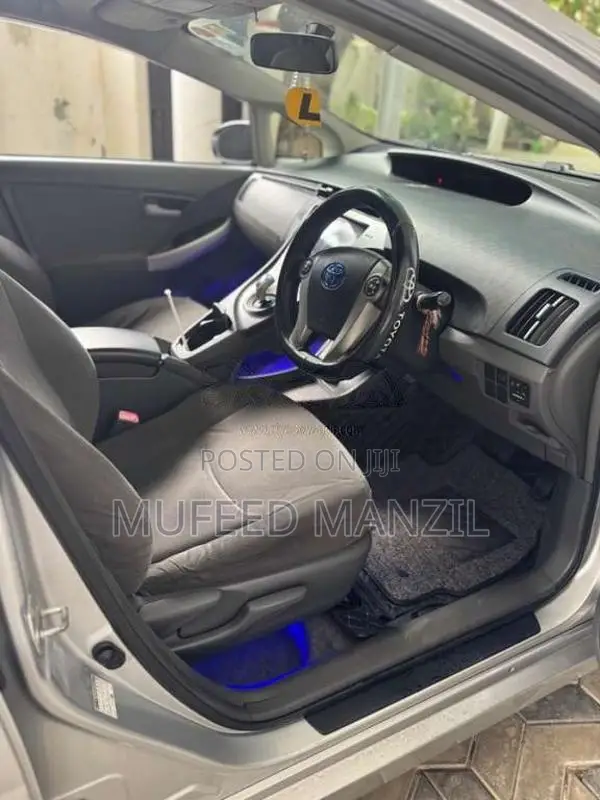 Toyota Prius 2011 Car (Used)