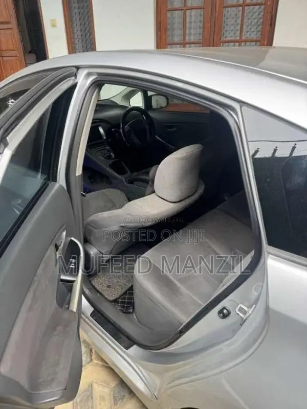 Toyota Prius 2011 Car (Used)