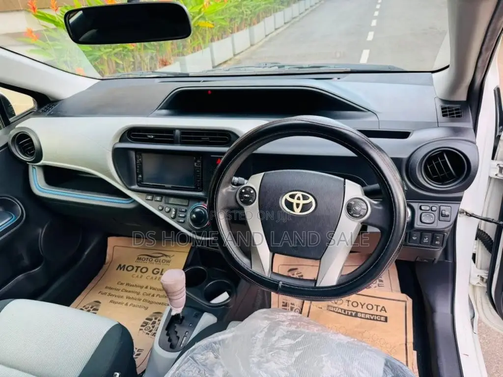 Toyota Aqua 2014 Car (Used)