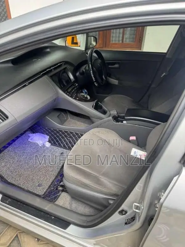 Toyota Prius 2011 Car (Used)
