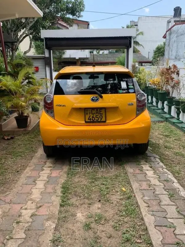 Toyota Aqua 2015 Car (Used)