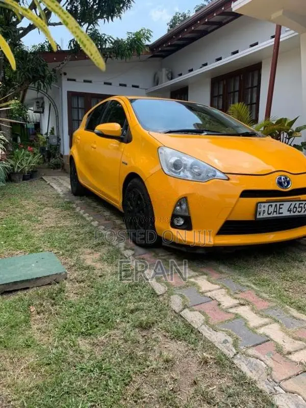 Toyota Aqua 2015 Car (Used)