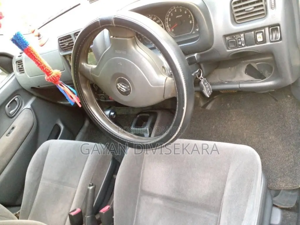 Suzuki Swift 2004 Car (Used)