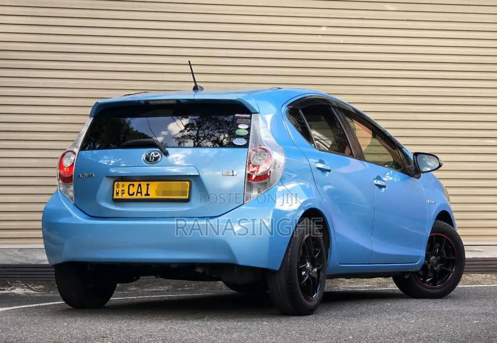 Toyota Aqua 2013 Car (Used)