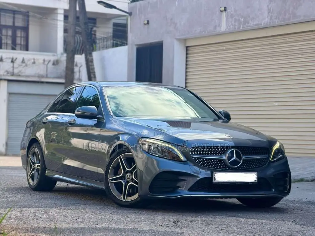 Mercedes-Benz C200 2018 Car (Used)