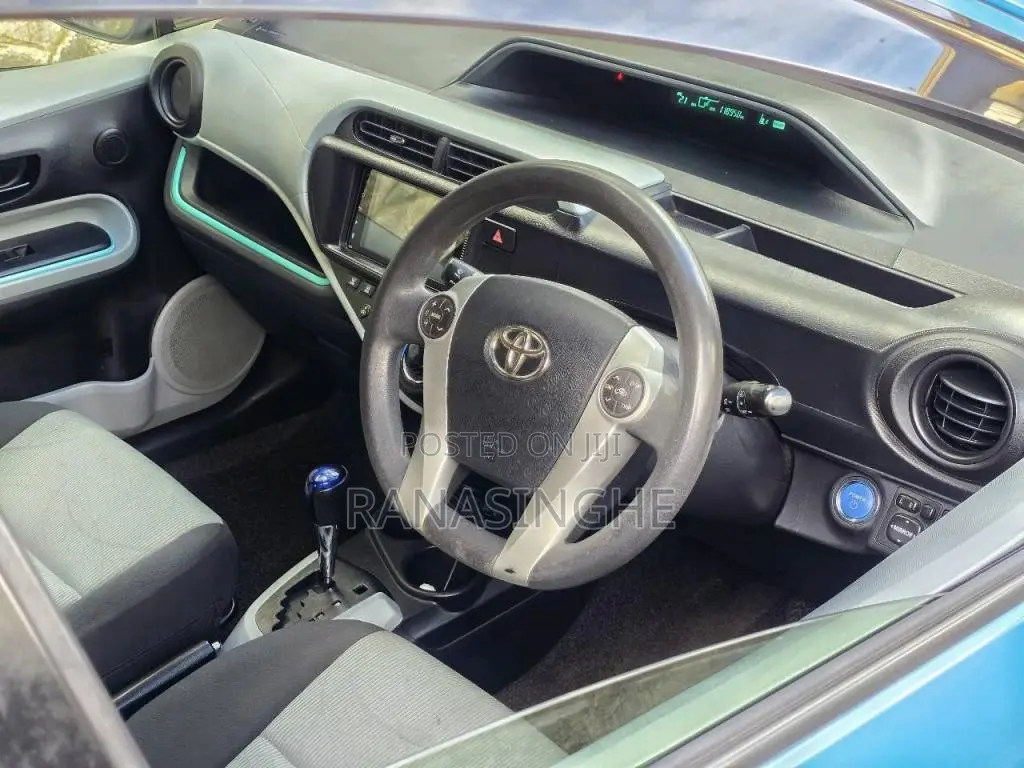 Toyota Aqua 2013 Car (Used)