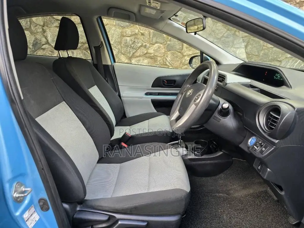 Toyota Aqua 2013 Car (Used)
