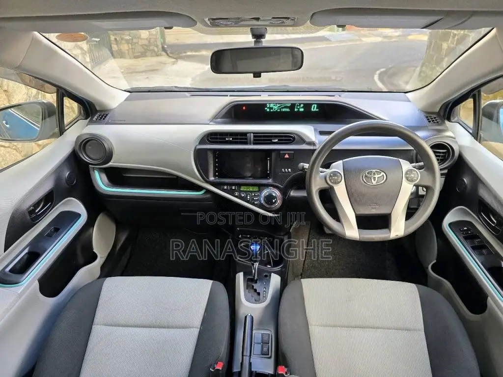 Toyota Aqua 2013 Car (Used)