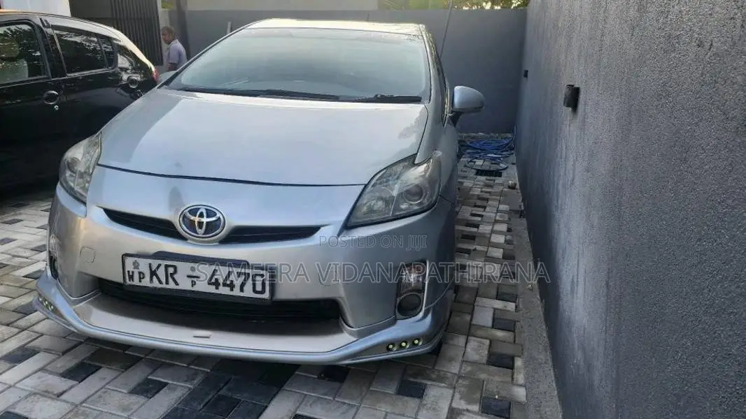Toyota Prius 2011 Car (Used)