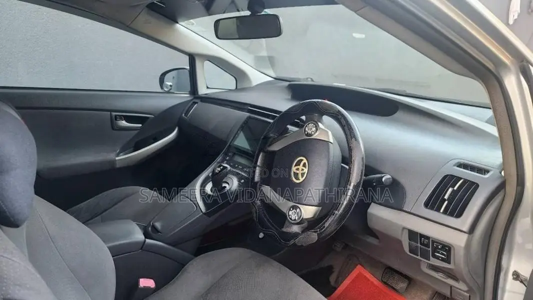 Toyota Prius 2011 Car (Used)