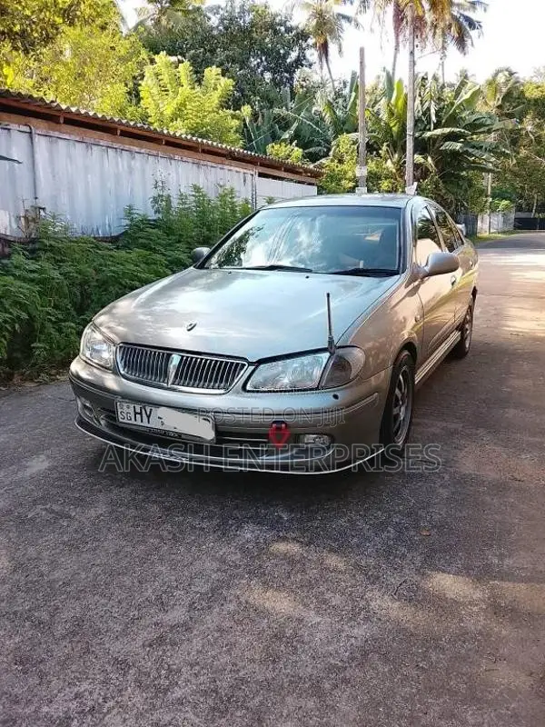 Nissan N16 2000 Car (Used)