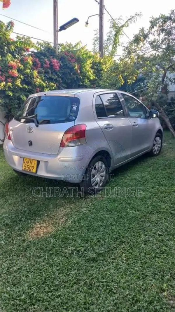 Toyota Vitz 2009 Car (Used)