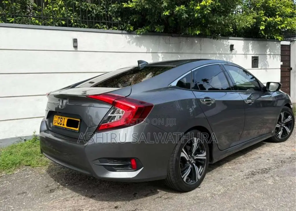 Honda Civic Sedan Techpack 2019 Car (Used)