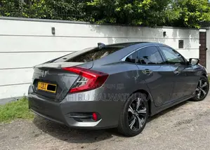 Honda Civic Sedan Techpack 2019 Car (Used)