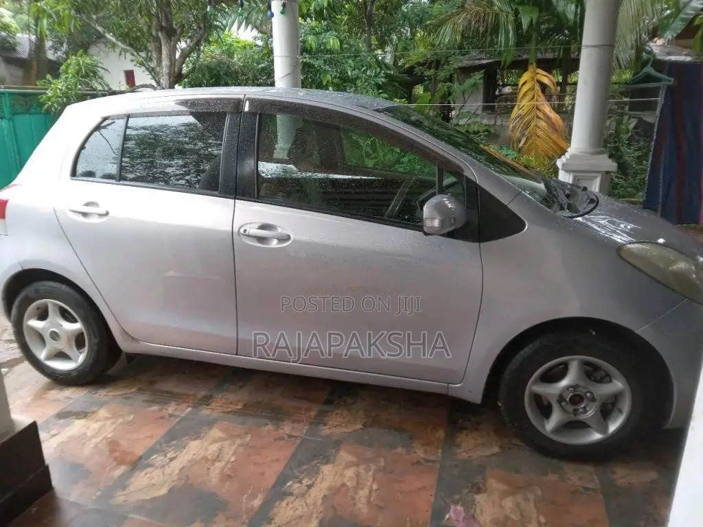 Toyota Vitz 2007 Car (Used)