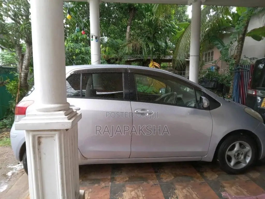 Toyota Vitz 2007 Car (Used)