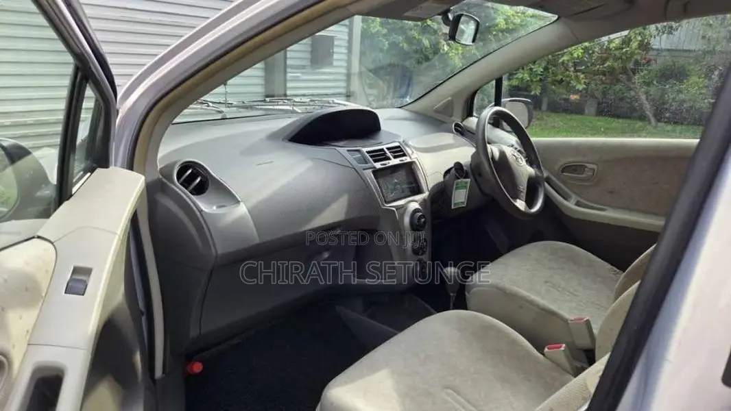 Toyota Vitz 2009 Car (Used)