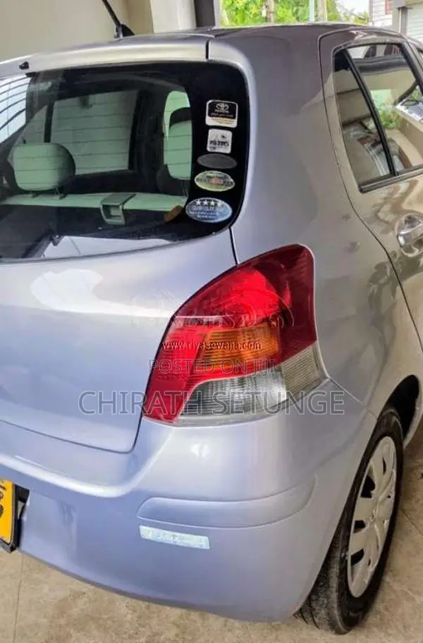 Toyota Vitz 2009 Car (Used)